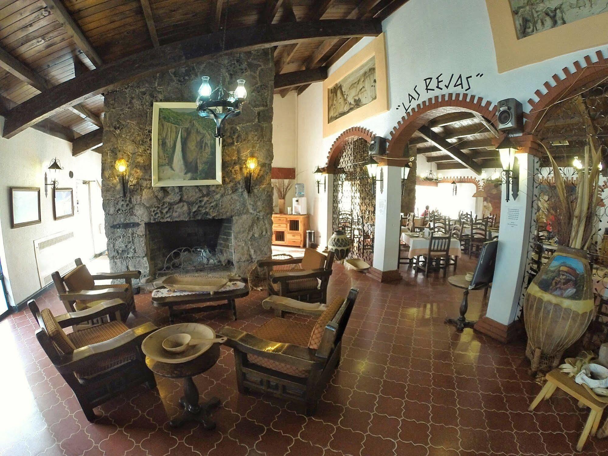 Hotel Parador Santa Cruz كريل المظهر الخارجي الصورة